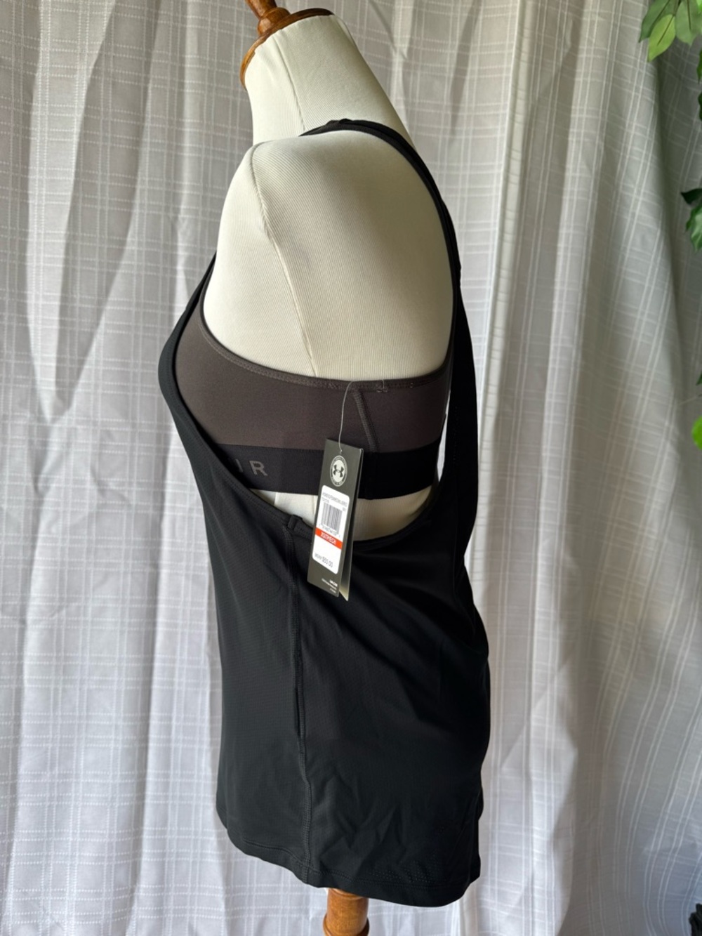 Under Armour Black Racerback Tank with Built-In Dark Gray Bra - Size XS - Picture 5 of 10